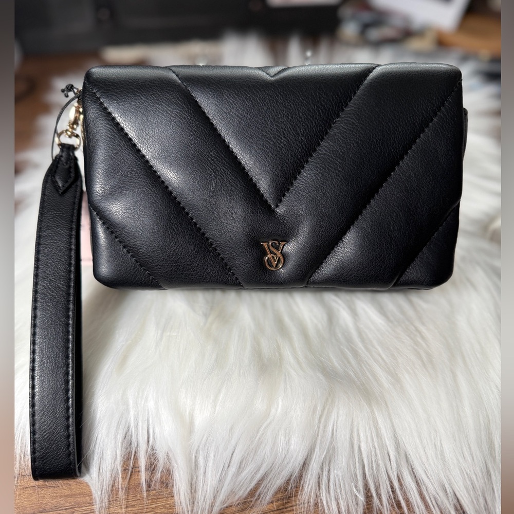 NEW‼️ VICTORIA'S SECRET Phone Wristlet in black!